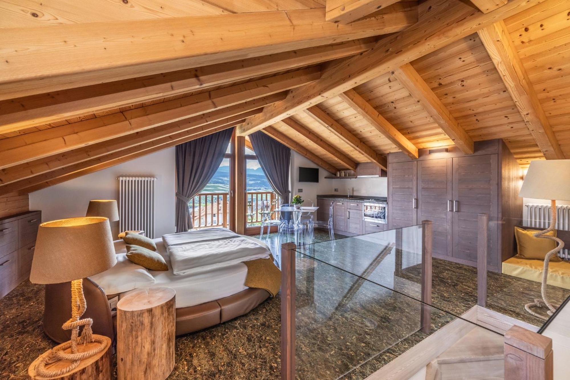 Horse House Bed & Breakfast Romallo ภายนอก รูปภาพ